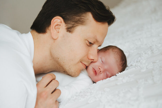 Neugeborenen Shooting zu Hause 12